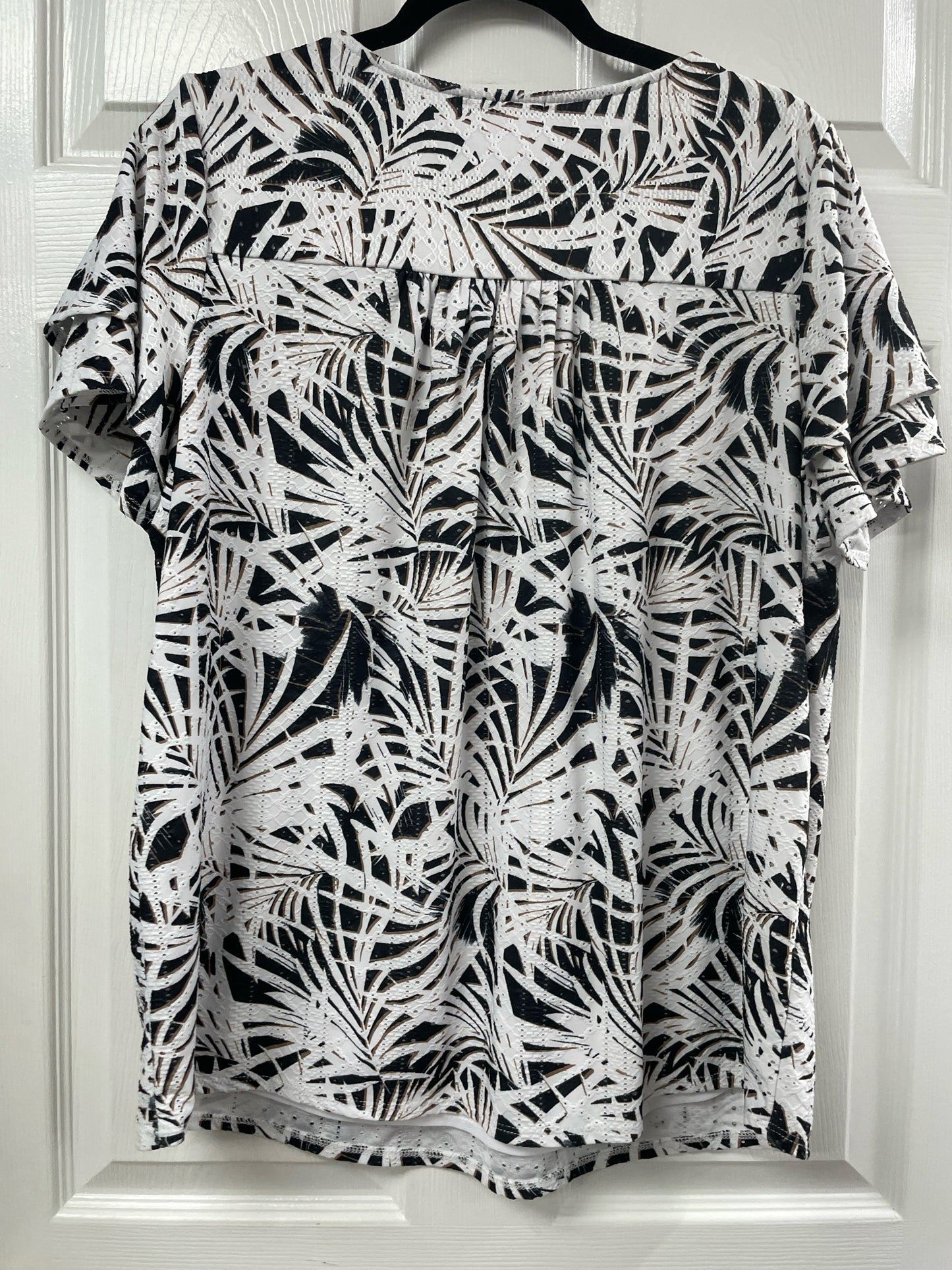 Size XL Avon Shirt