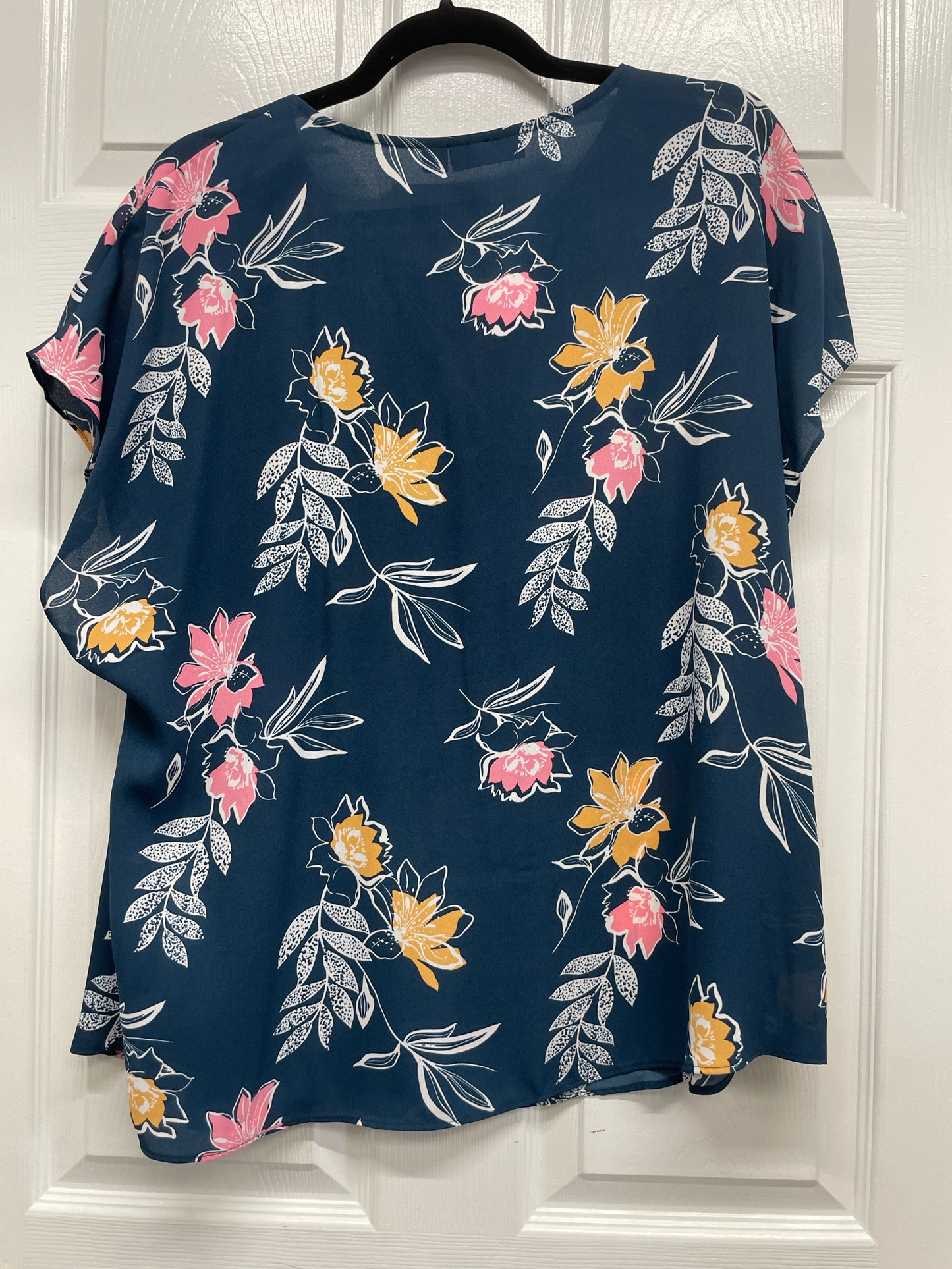 Size 2X Apt. 9 Shirt