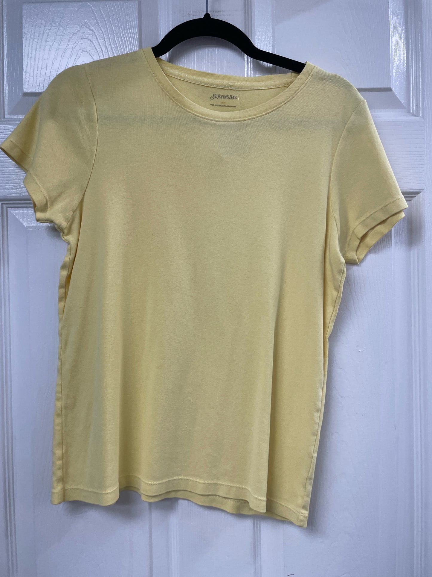 Size M St Johns Bay Shirt