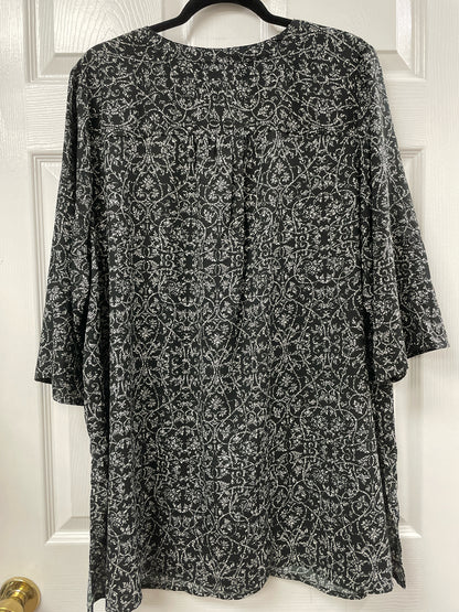Size 1X Petite Catherines Shirt