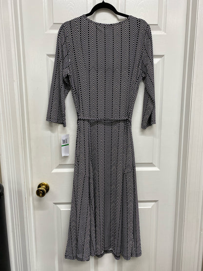 Size L Nina Leonard Dress