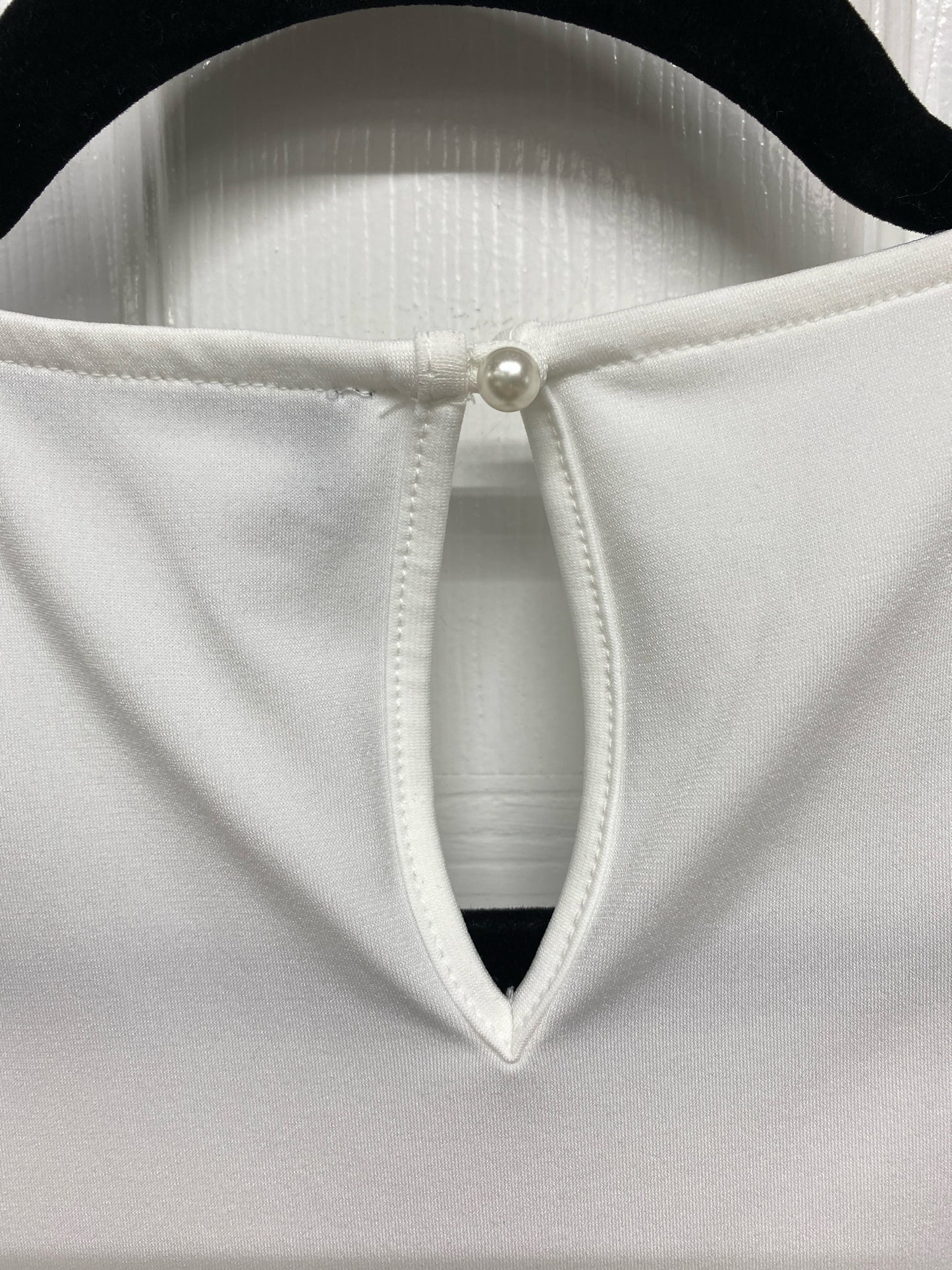 Size L Karl Lagerfeld Sleeveless