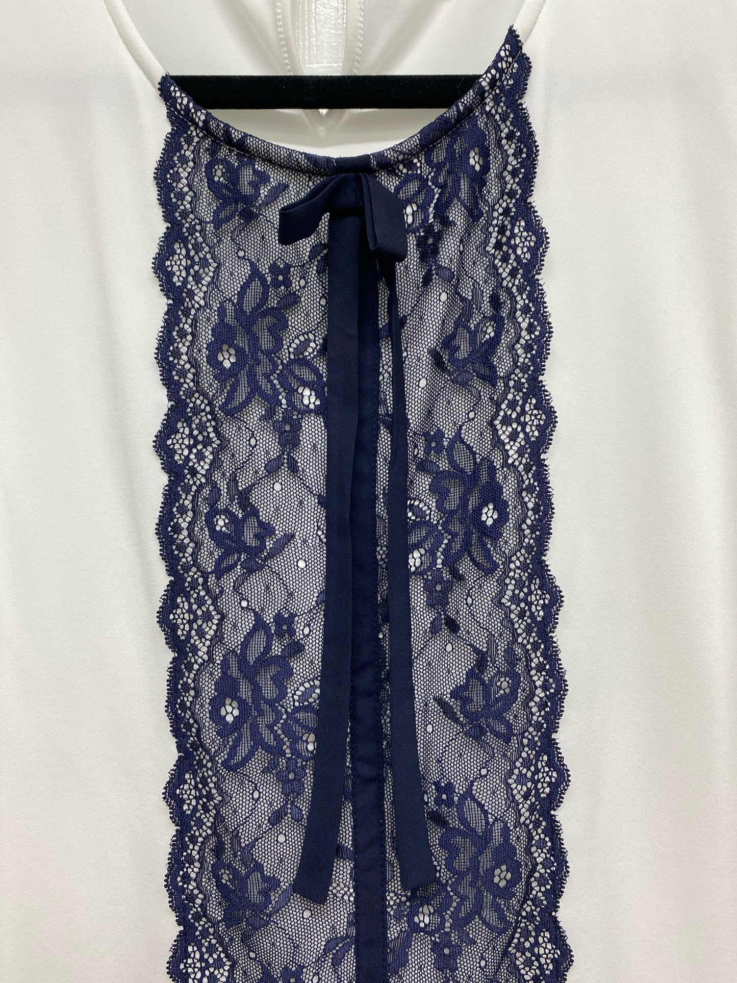 Size L Karl Lagerfeld Sleeveless