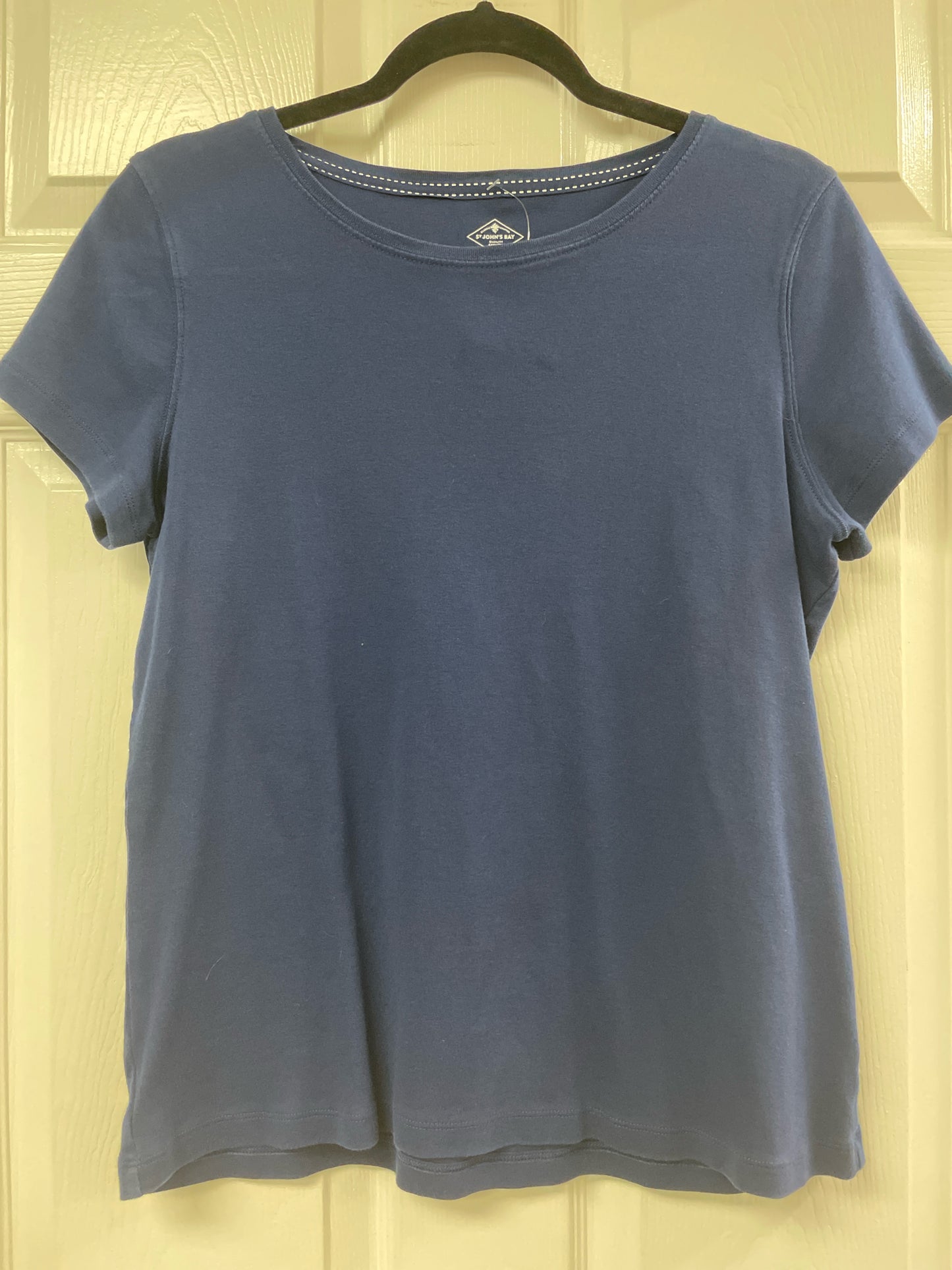 Size M St Johns Bay Shirt