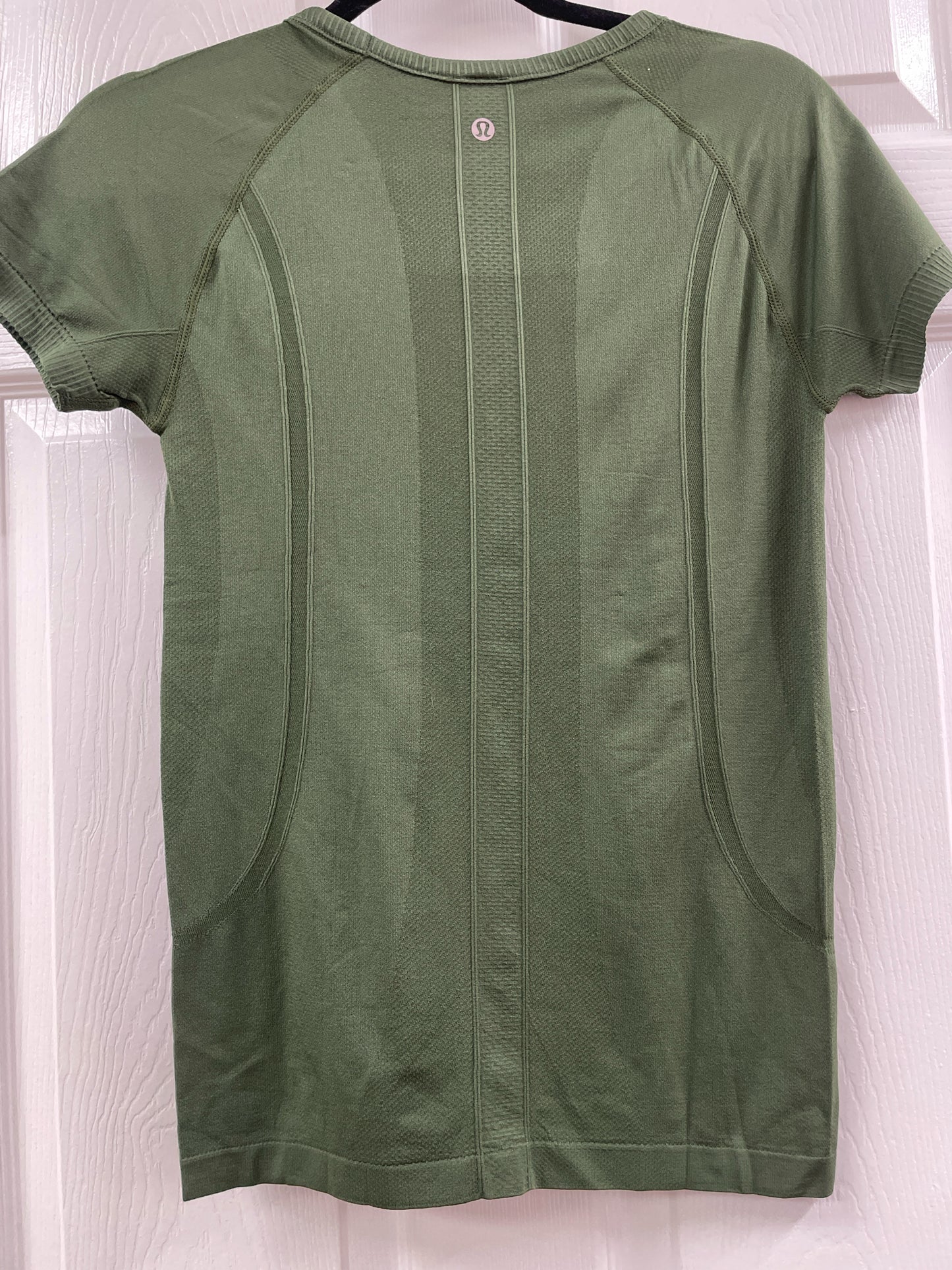 Size 6 LuLuLemon Shirt